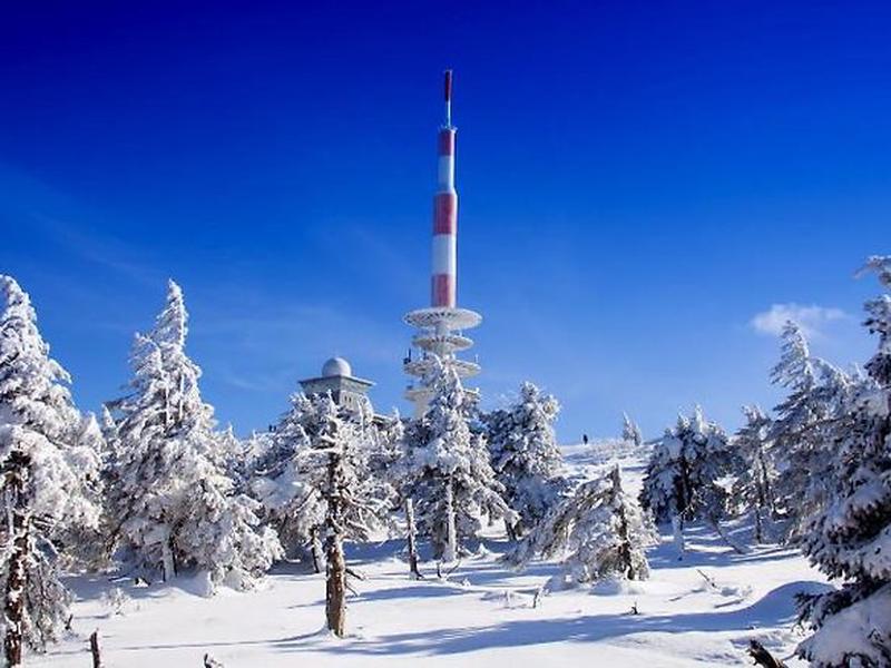 FA2931AE065F55AD801F3A6CCF1606DB