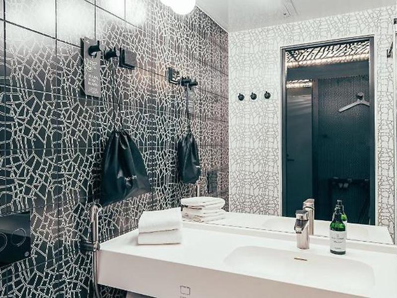 2C166CC5CED6E748948075DD1E9689DC