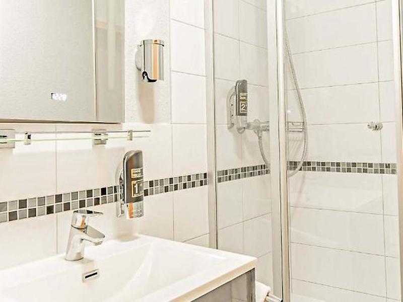 B2B0446E9364C650D576E483D7E464C5