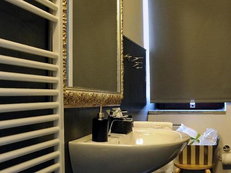 F24EDD1F03A272B8CC98E99D21481E51