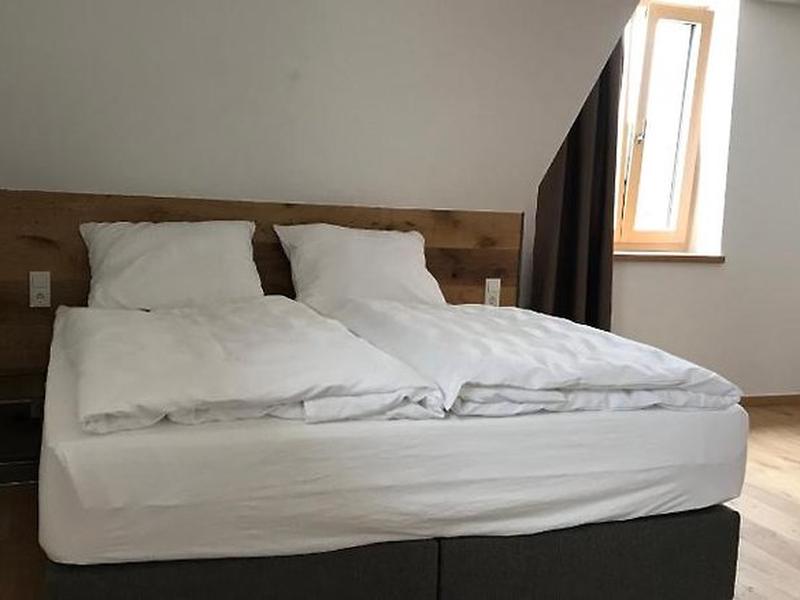 72D4DC02928050435595A2A5BB9A6B86