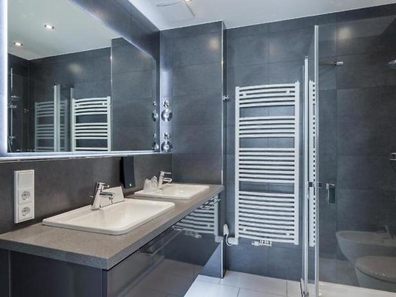 A6362B1567440BD7B3418FF279CF53D4