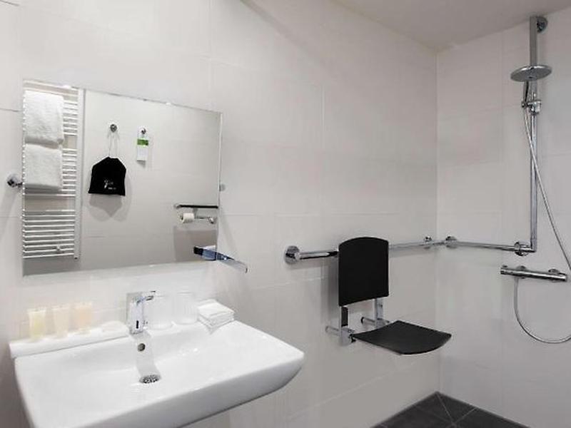 A0C5CB68C2A67C24212642647A9D0AE7