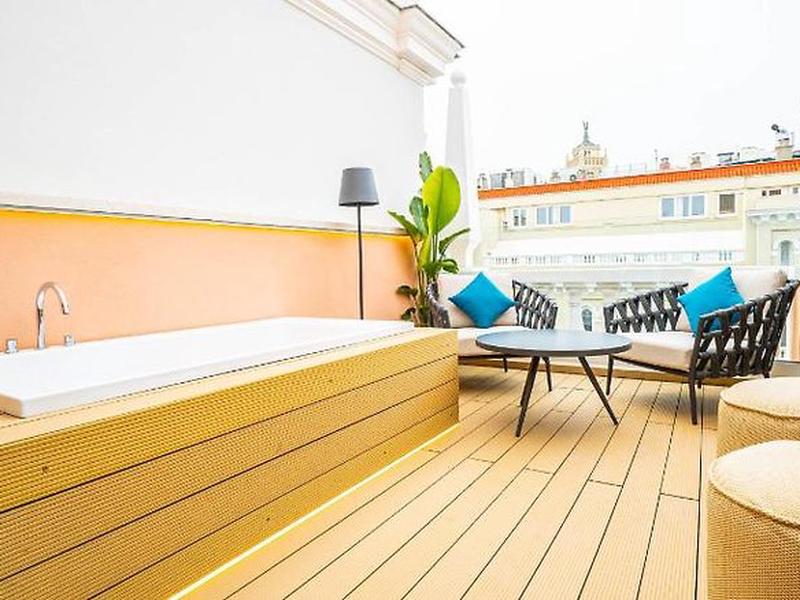 AD7B0075195FA8FC063804278910B7D9