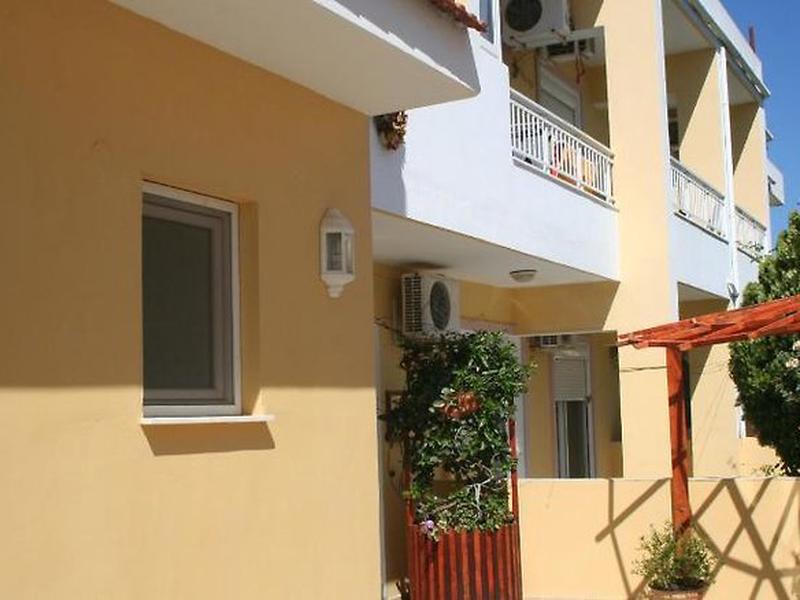 E62FCA71738DAFE8B5A1F9AE48CE1B0D