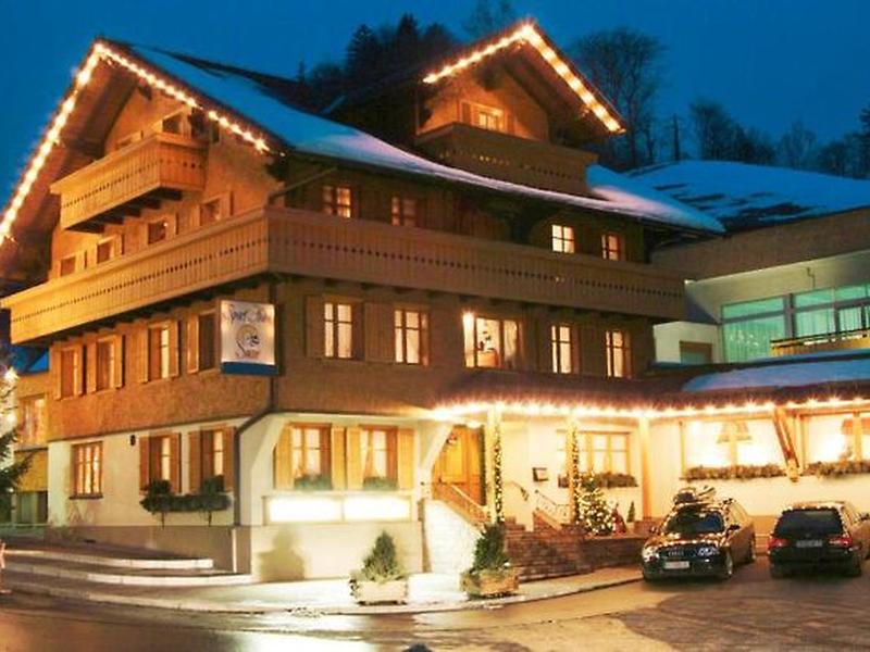 033091818C7C78A009F40FD0AD10F976