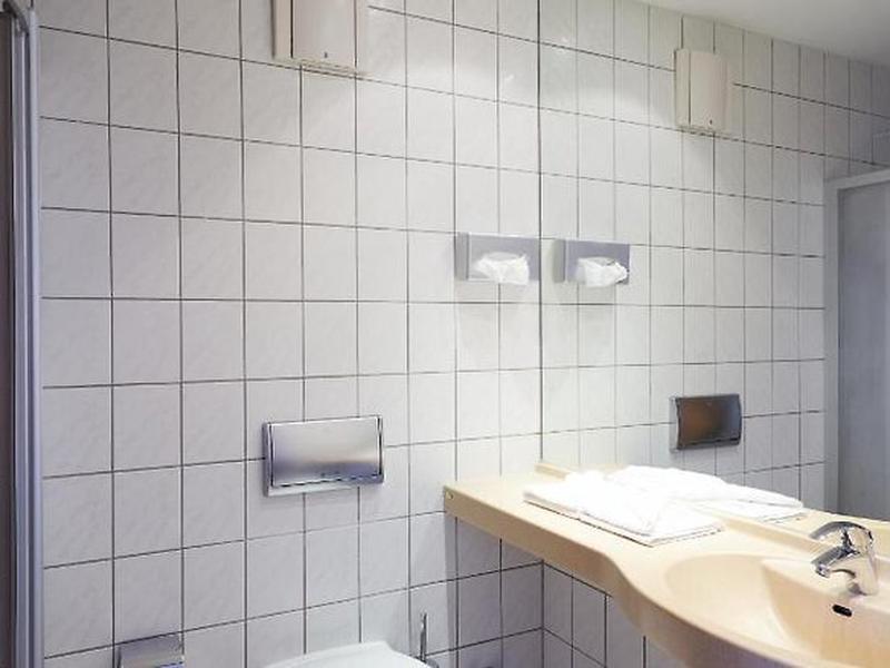 D8D299B93B57703BF9FBA3E4D4F76371