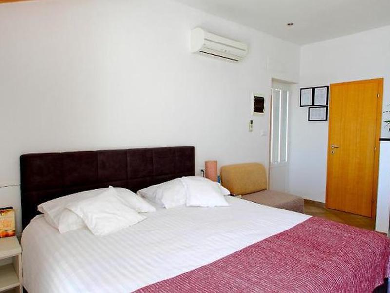 15EF909E2783560522130EED6F1CB12B