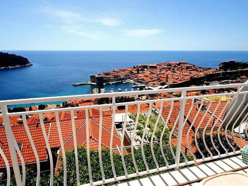 88575ADEDE96B61332904BD4E7E7BD62