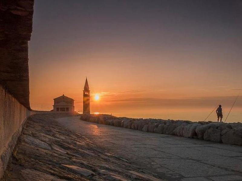 A264D693B246AA9A4B5C3D6815109628