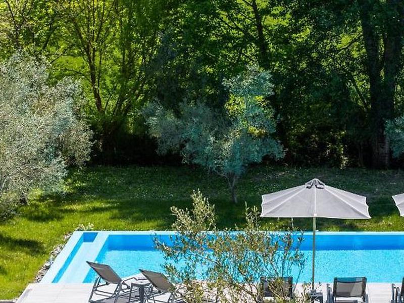 0EC18064348094DF16E9F00F9D77A648