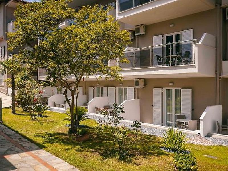 87E6B86365B8BB2DAB9E52EC5E72D4D2