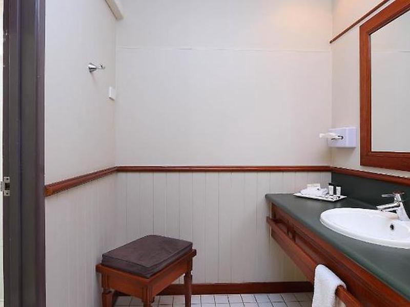 C86642D53E4E4B568E9BCE93F8E2EEE0