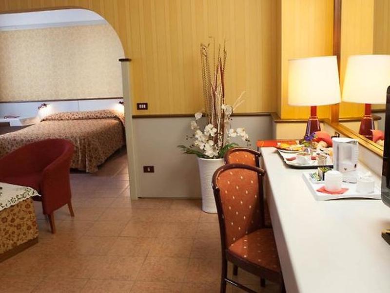 93E19148BC13809DAADF58B327E1B9D7