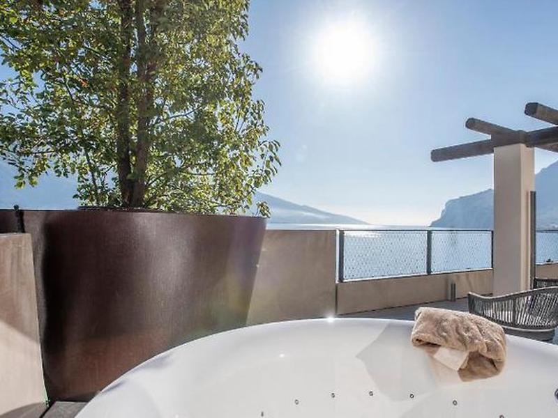 3E68DF43C135EEB9891B54660047684A