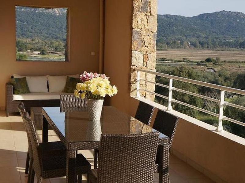 C35EAD9803A0BED36520A0F043DF3B5A