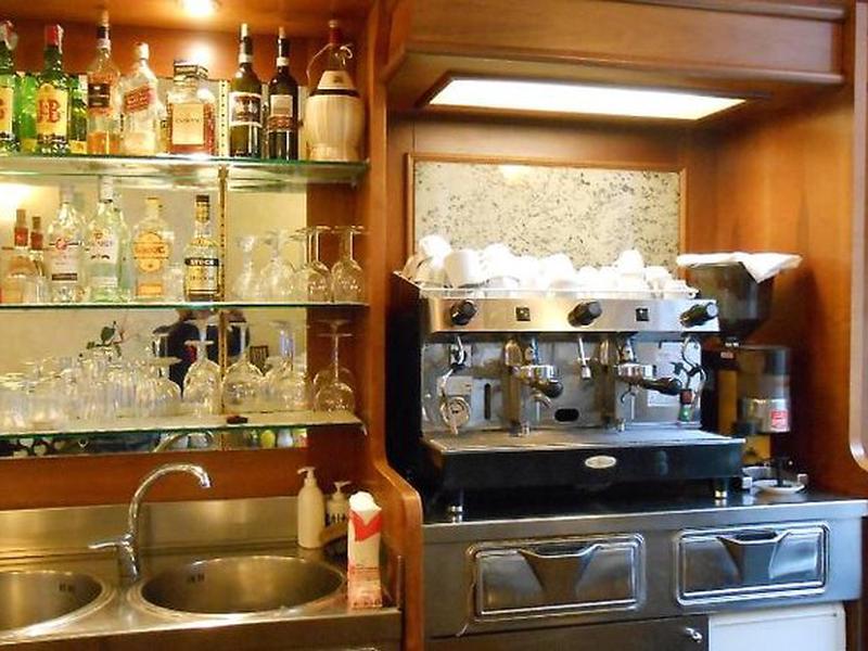 9F087B75D33938F88079F8C1B7035984