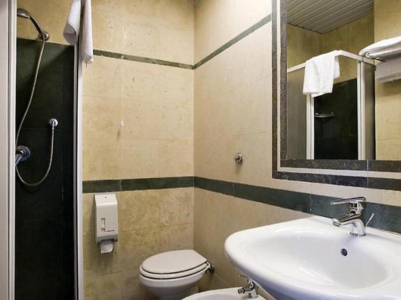 18DDCB0B2ECD108FFE9797F3A4E8D563