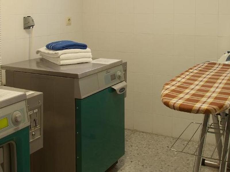 F877F97D73B4A02642AB45B61B68295D