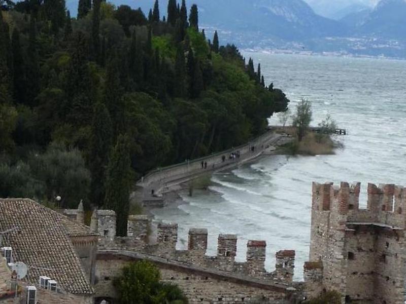 5FC59197B5E67EECBAD69DAC7322BAD5