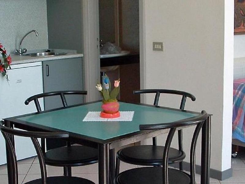 3652DC881B874E2A7E3696D5A6B3A6FE