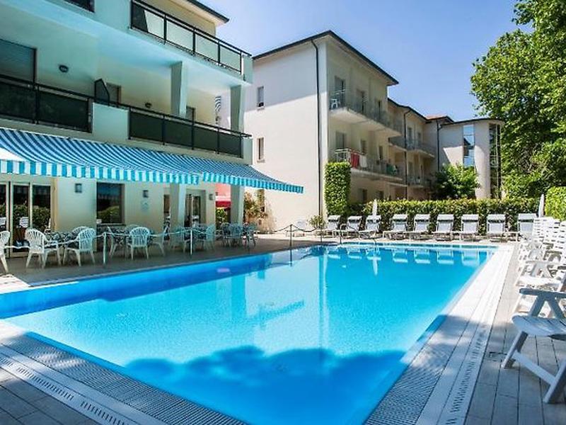 3CC15AC678F65A27E84B821AC8D4BAA3