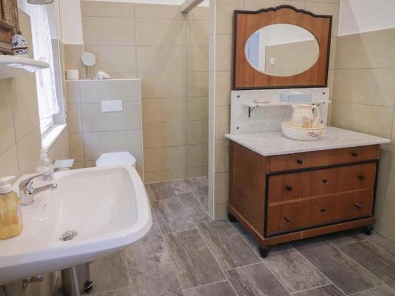 E64B905BD4086652A059D921681705ED