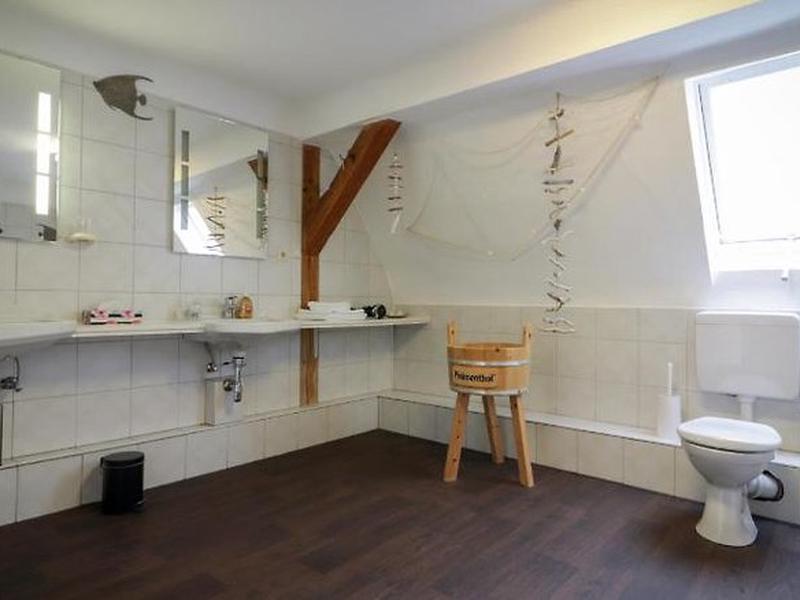 E29CB9A90F3C961D2BE8B49692F9A7A6