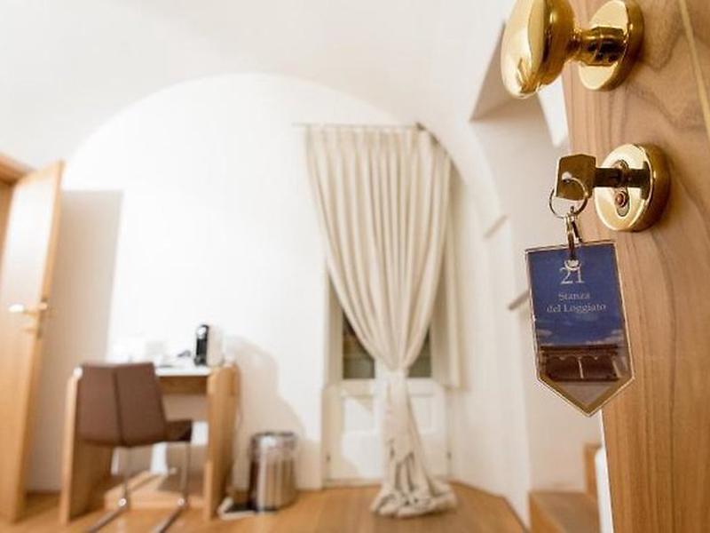 B9300C44E3EF624D4CE4C2EBE4A10E7E