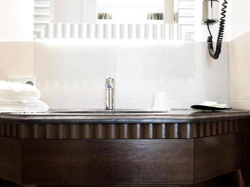 CCEA1DA88DA9E4D0156B7247A8CB8F07