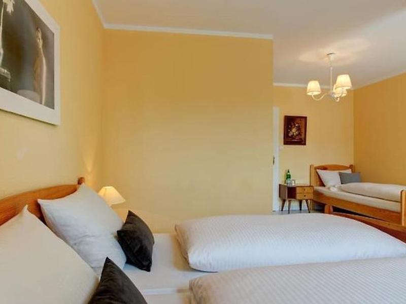 C3EE0D07330BE71F13A3B858A3B725DE