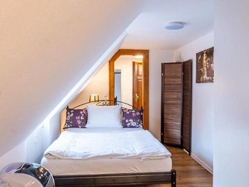 64D8C4E42462389D913122992EF1352C