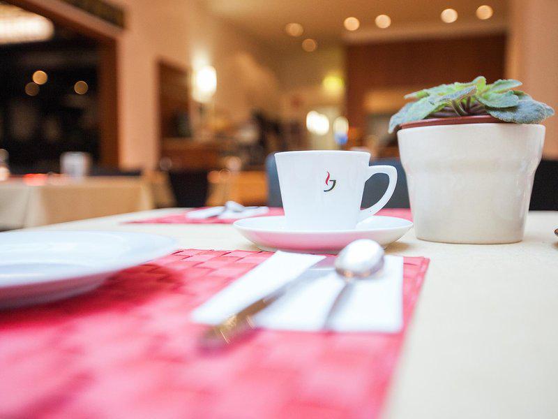 2550FF4712994684D6B583E69EA5400F