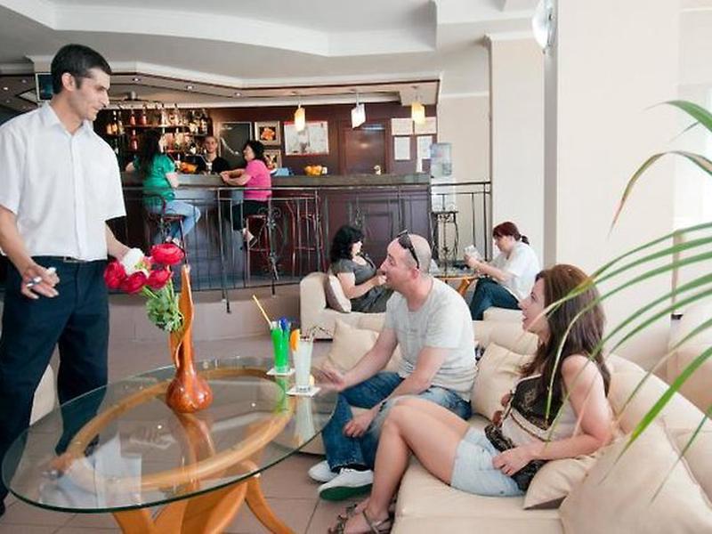 14309A160B50EF88C2AB183DD472C466