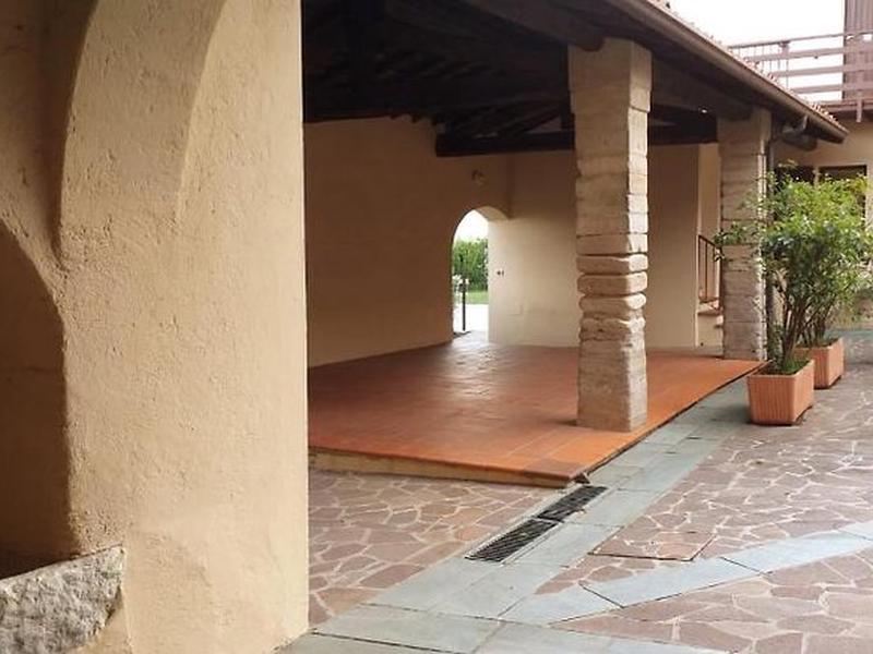 E2BC0461C2B7D944BFB26361CA75D358