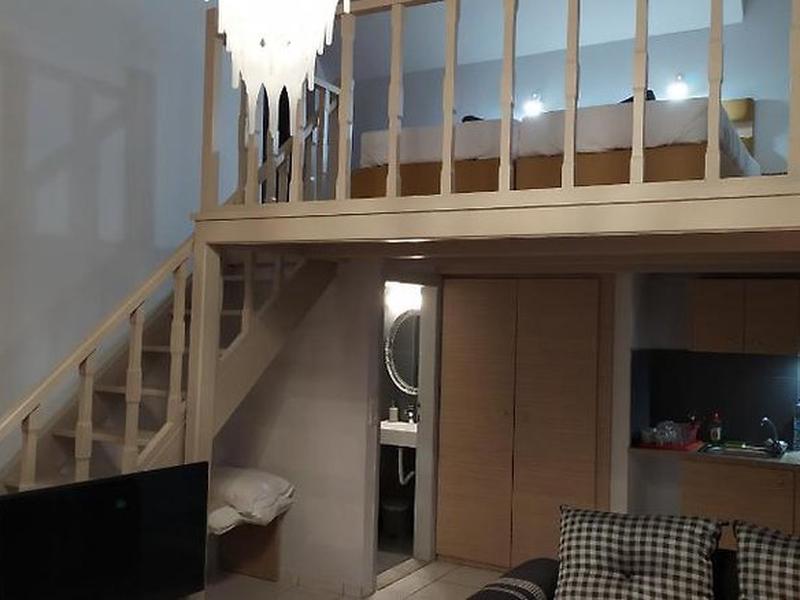 A8FE18A434A844A2C5746DE79D422DC5