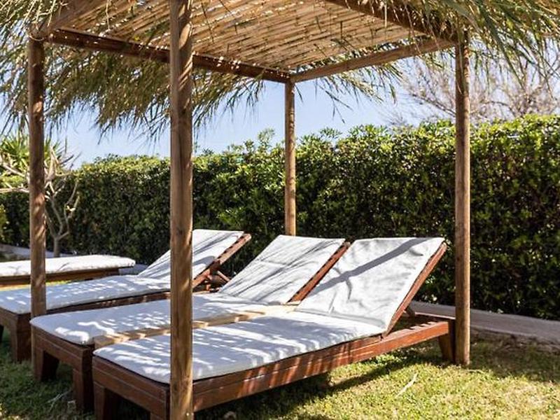 51CE719215613AD6F2381551B7C2CBD6