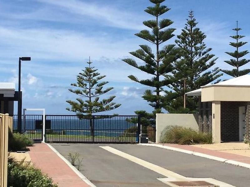 EB75EF9E9D0C9FEB91927BD7E485773C