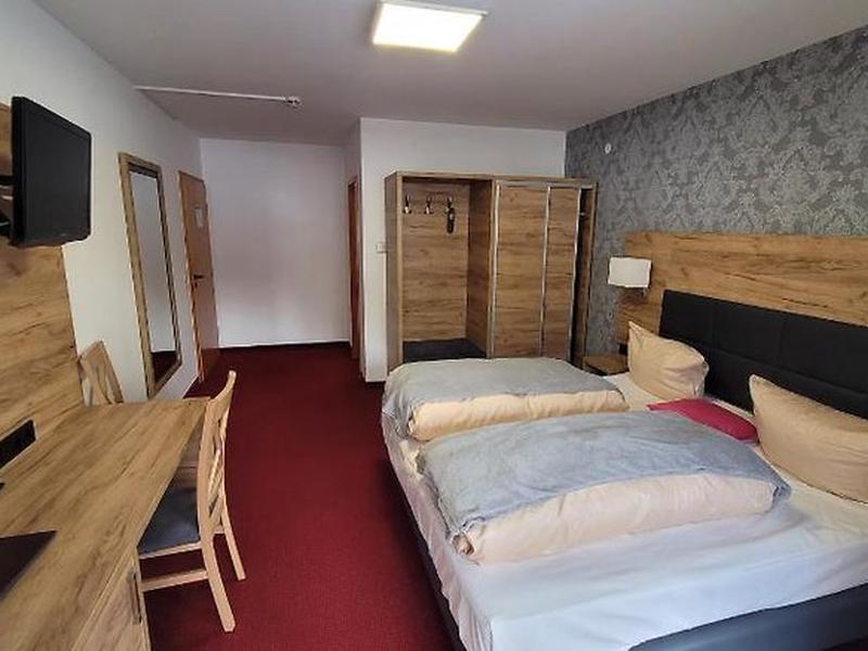 98D3275A5F3AB386066A995C8EEE91FF