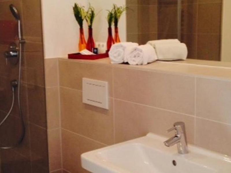 C6FD8A95B550A5C0412BEBDA2EBBC408