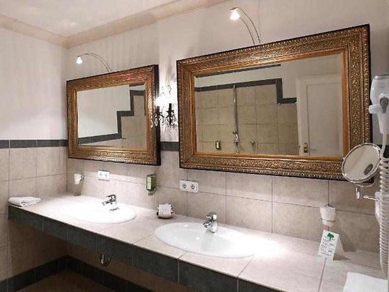 8E5F8F74FAB14E15A52955B29AB2AD85