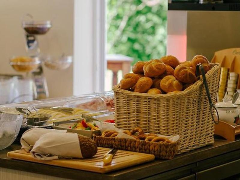 703DD68EEF5934076F637687A43E16BE