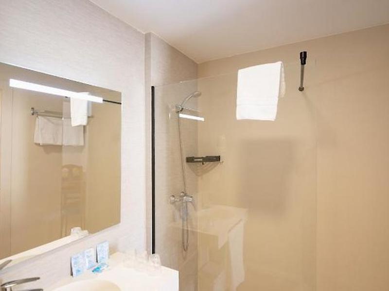 81D27F0E7F64B90AA67978580EBFC75F