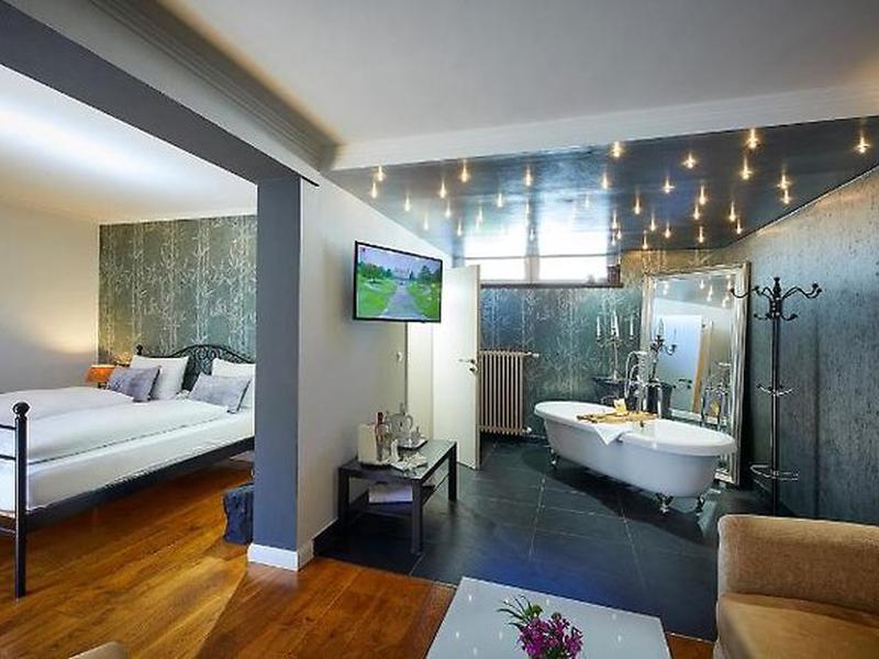 F27F211EDDD446E59C91642F940EFA86