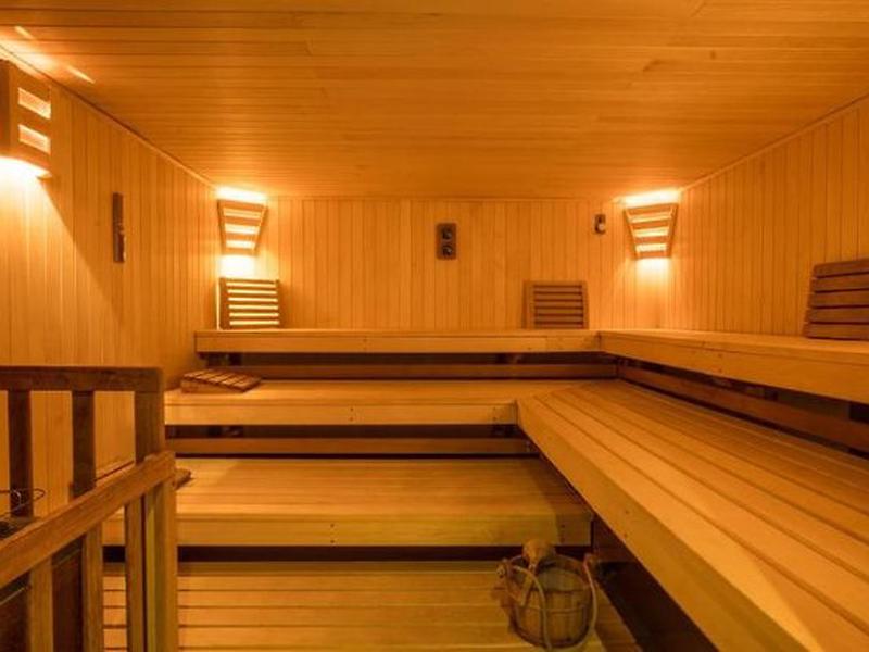 1B4DEAEB8AD58DF88C092F5639F8E021