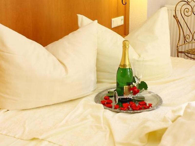 2F09B0E8AD2939989823B8DF96443800