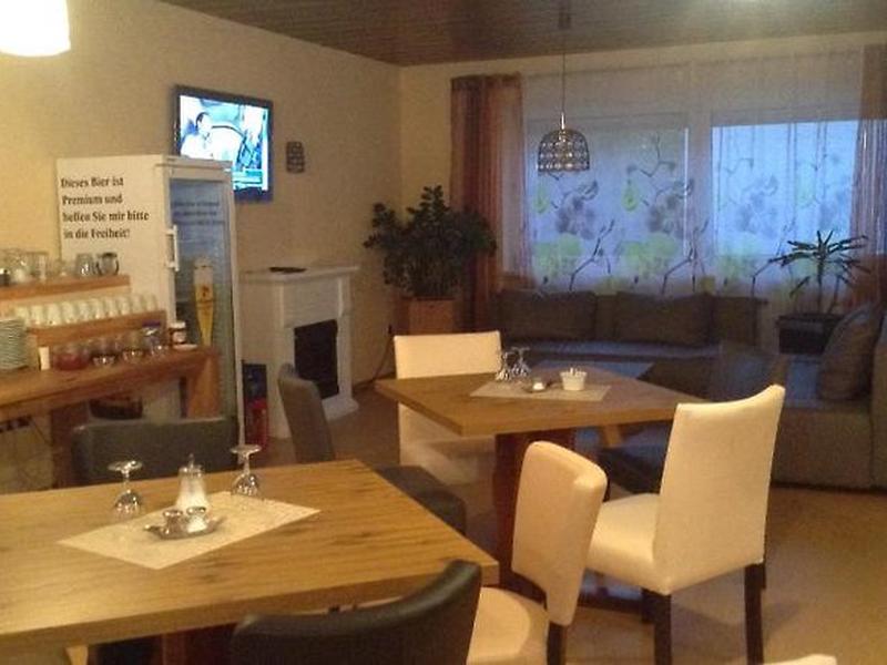 E0C39FE9EEFF890B1C7BA284A7BD28F8