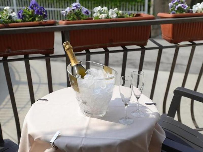 975BA2D2E80A3E48F5151CD48AEA1525