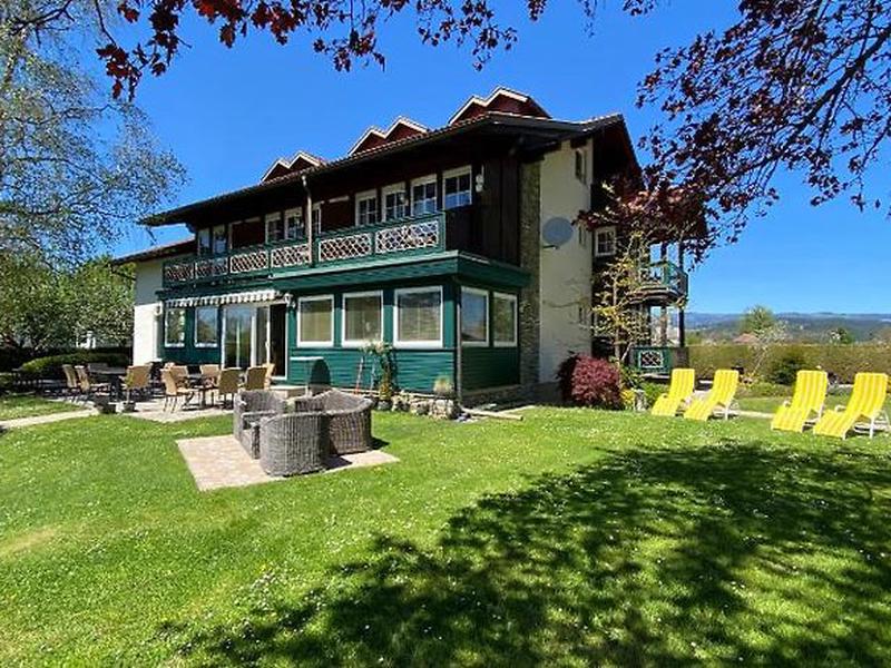 11FBC506136C446BDD2734953CD3D98E