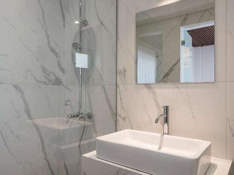 CCB28221F1206323B3D36D56EEC5C41E